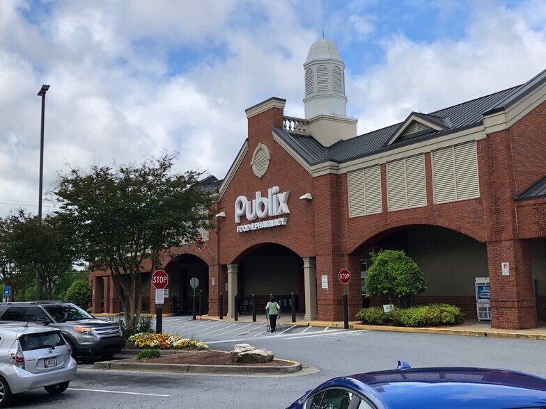 885 W Crossville Rd, Roswell, GA à louer - Photo de l’immeuble – Image 1 sur 9
