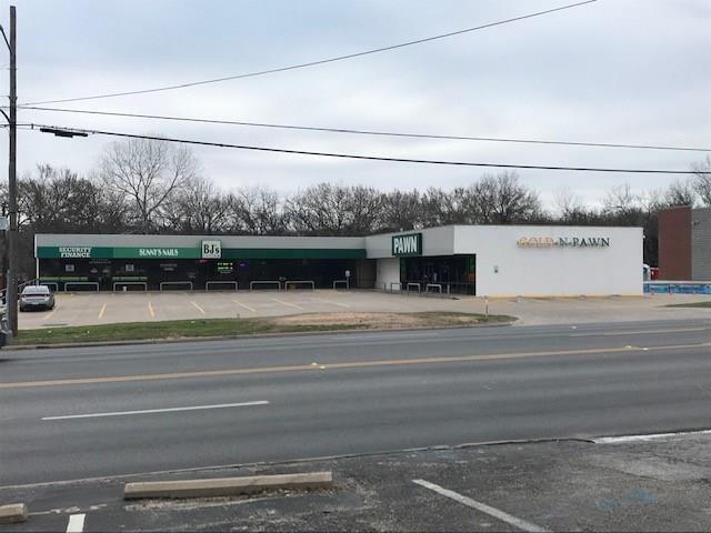 1407 S Main St, Weatherford, TX à louer - Photo de l’immeuble – Image 1 sur 11