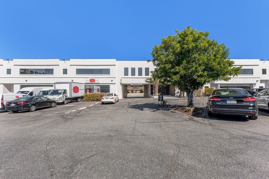 5535-5551 Balboa Blvd, Encino, CA à louer - Photo de l’immeuble – Image 3 sur 10