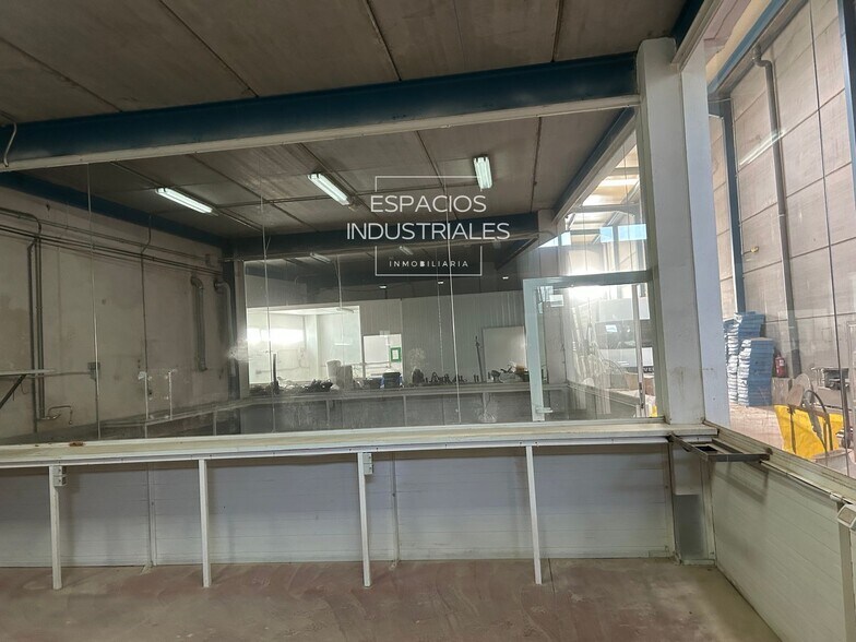 Industriel/Logistique dans Humanes de Madrid, Madrid à vendre - Photo de l’immeuble – Image 3 sur 14