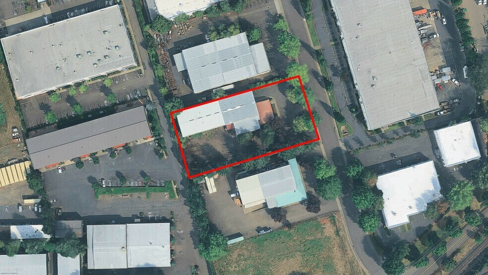 19635 SW 129th Ave, Tualatin, OR à louer - Photo de l’immeuble – Image 2 sur 2