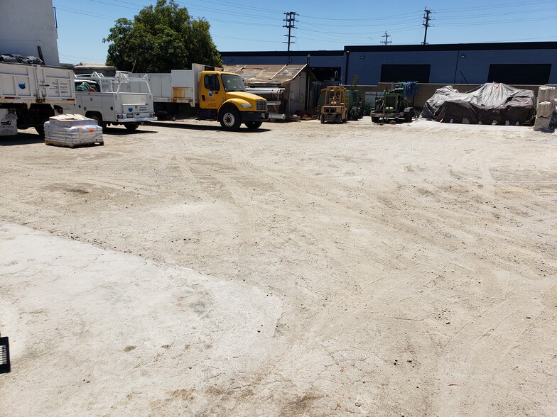 8761 Amigo Ave, Northridge, CA à louer - Photo de l’immeuble – Image 2 sur 14