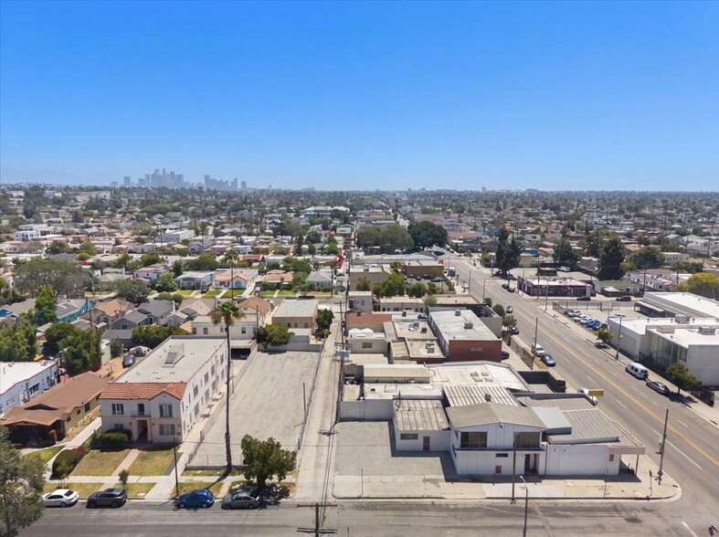 3050 Edgehill Dr, Los Angeles, CA à vendre - Photo de l’immeuble – Image 3 sur 7