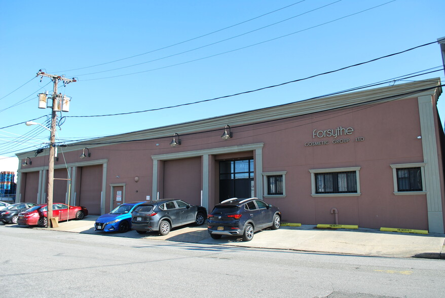 10-12 Niagara Ave, Freeport, NY à louer - Photo de l’immeuble – Image 3 sur 6