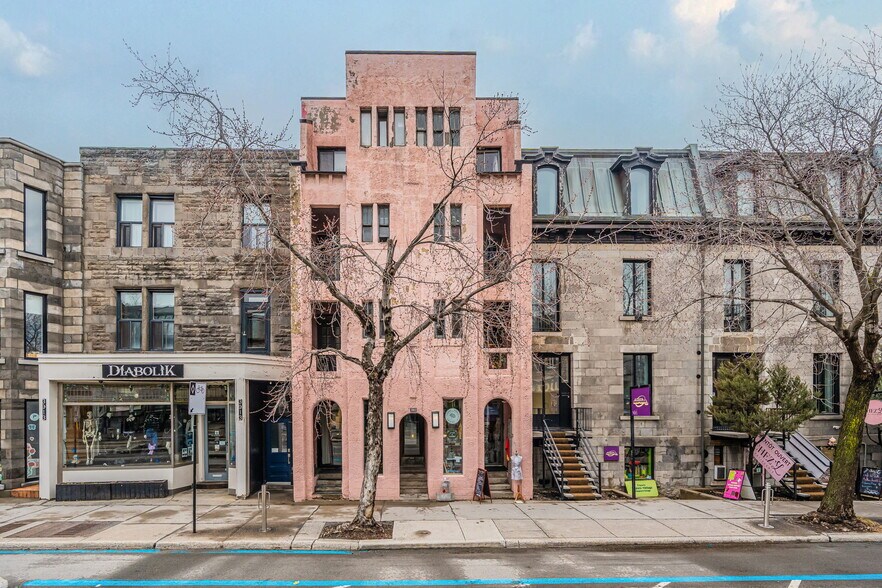 3903 Rue Saint-Denis, Montréal, QC à louer - Photo principale – Image 1 sur 3