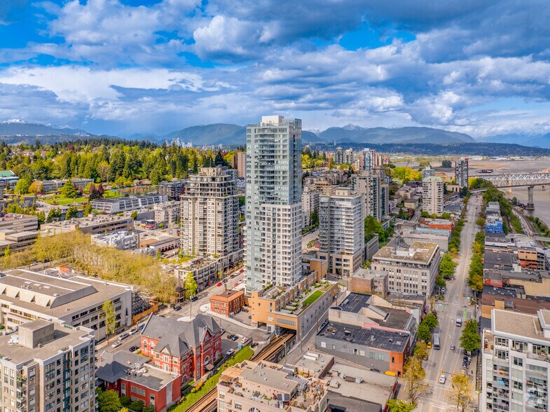 42 Sixth St, New Westminster, BC à louer - Aérien – Image 2 sur 6