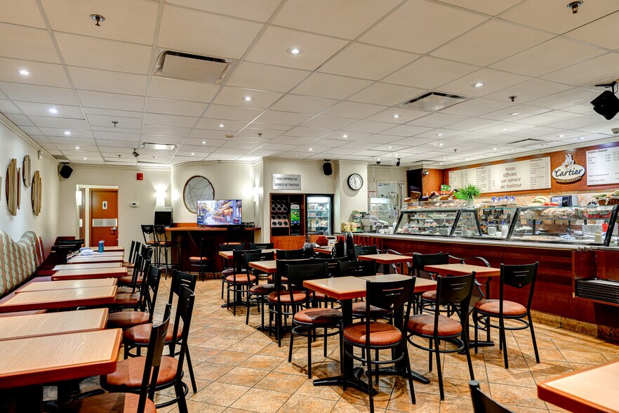 1851 Rue Sherbrooke E, Montréal, QC à louer - Photo intérieure – Image 3 sur 15