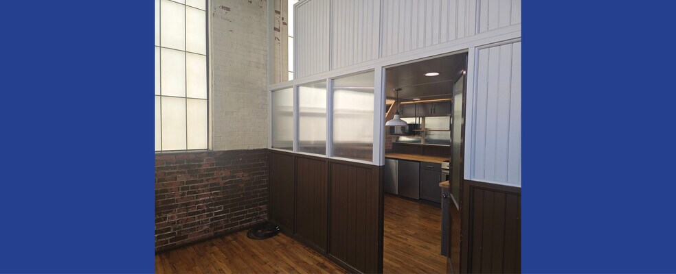 2020 St Clair Ave, Cleveland, OH à vendre - Photo de l’immeuble – Image 2 sur 21