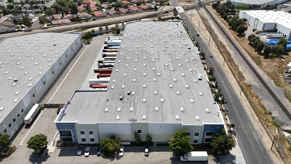 9089 8th St, Rancho Cucamonga, CA à vendre - Photo de l’immeuble – Image 3 sur 13