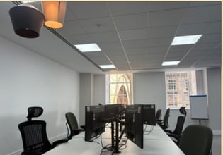 10-14 Waterloo Pl, Edinburgh à louer Photo intérieure– Image 2 sur 3