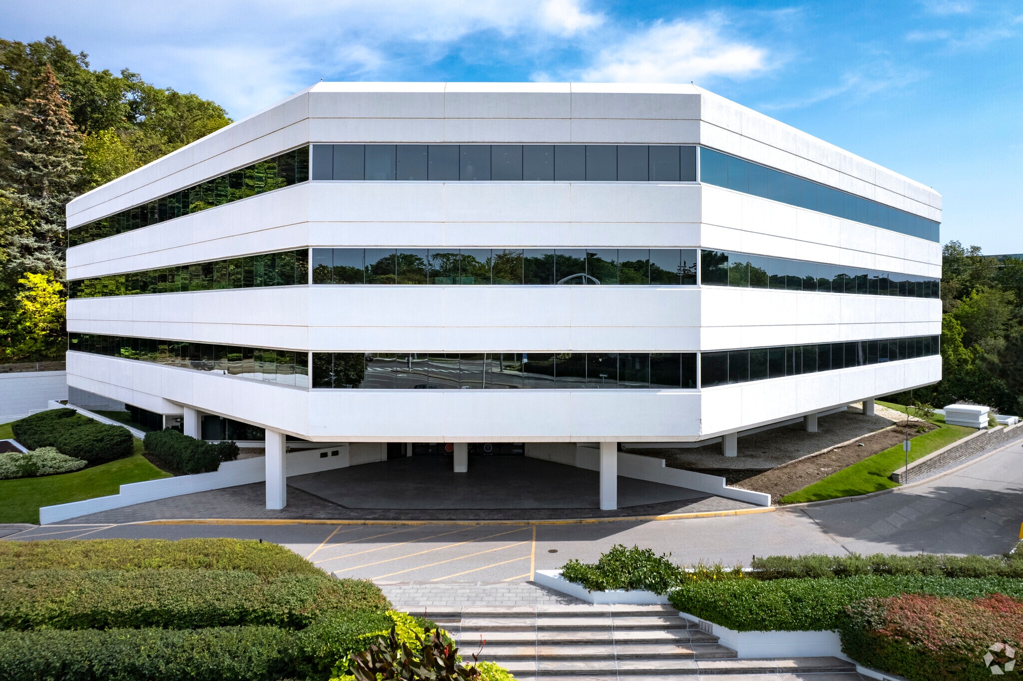 4141 Yonge St, Toronto, ON à louer Photo de l’immeuble– Image 1 sur 9