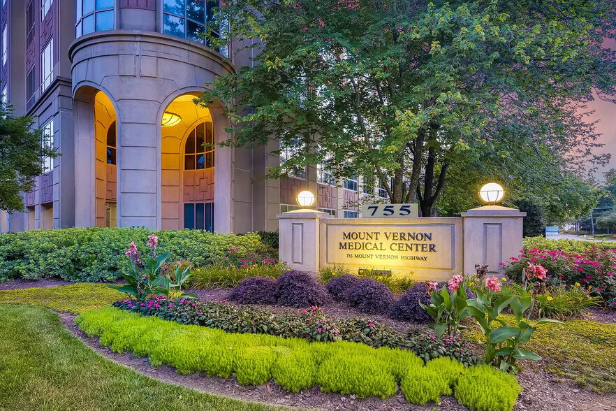 755 Mount Vernon Hwy NE, Atlanta, GA à louer - Photo de l’immeuble – Image 2 sur 10