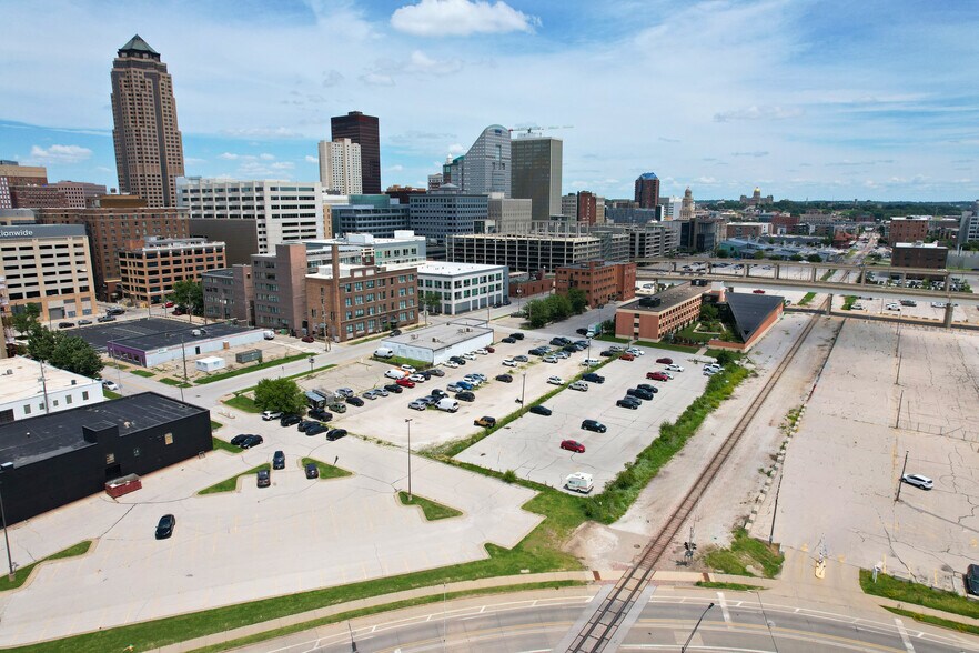 12 10th St, Des Moines, IA à vendre - Photo principale – Image 1 sur 7