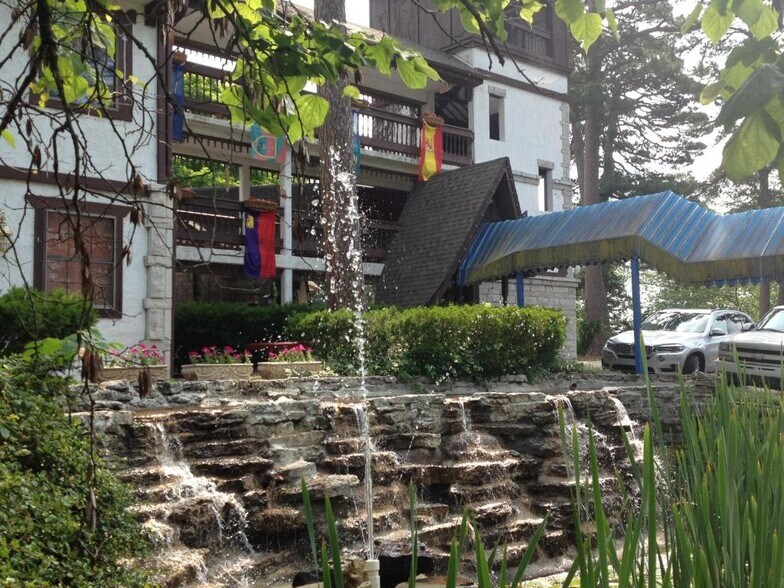 130 W Van Buren, Eureka Springs, AR à vendre - Photo de l’immeuble – Image 2 sur 32