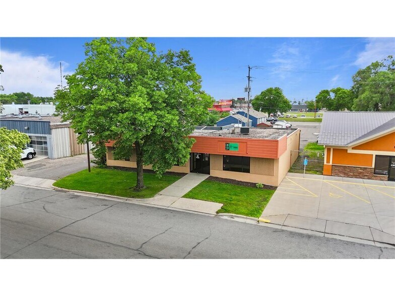 20 S 32nd Ave S, Saint Cloud, MN à louer - Photo de l’immeuble – Image 2 sur 9