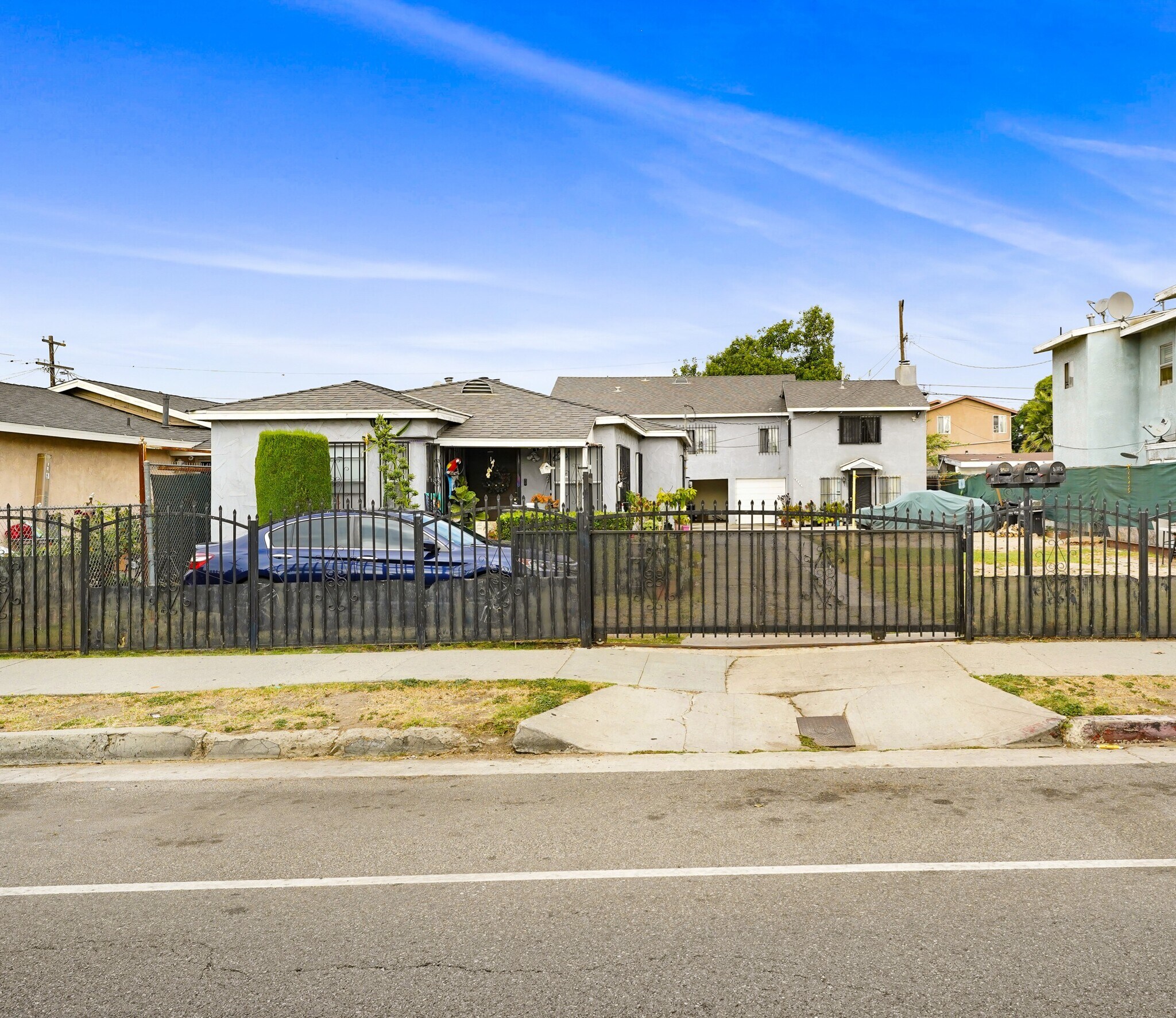 8905 S Hoover St, Los Angeles, CA à vendre Photo principale– Image 1 sur 10