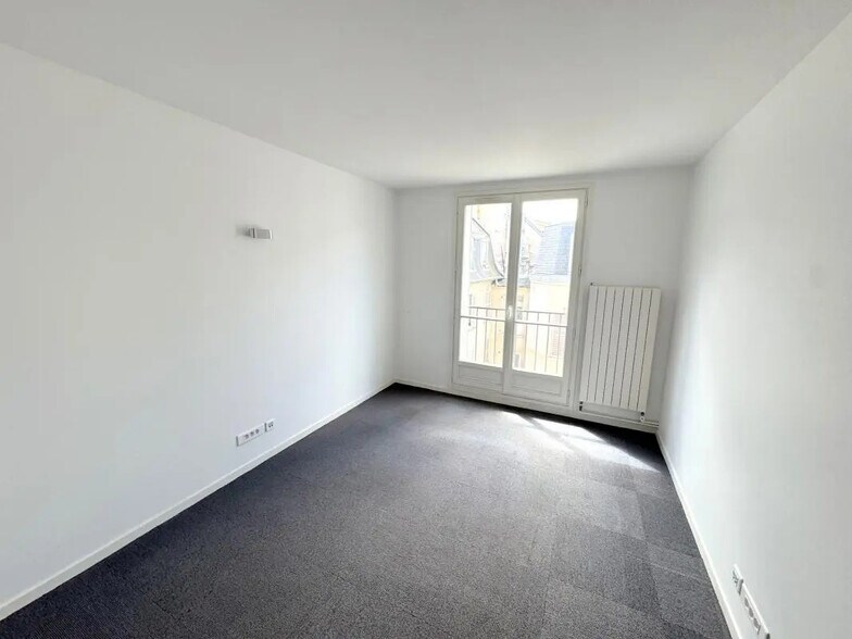 Bureau dans Versailles à louer - Photo de l’immeuble – Image 2 sur 10