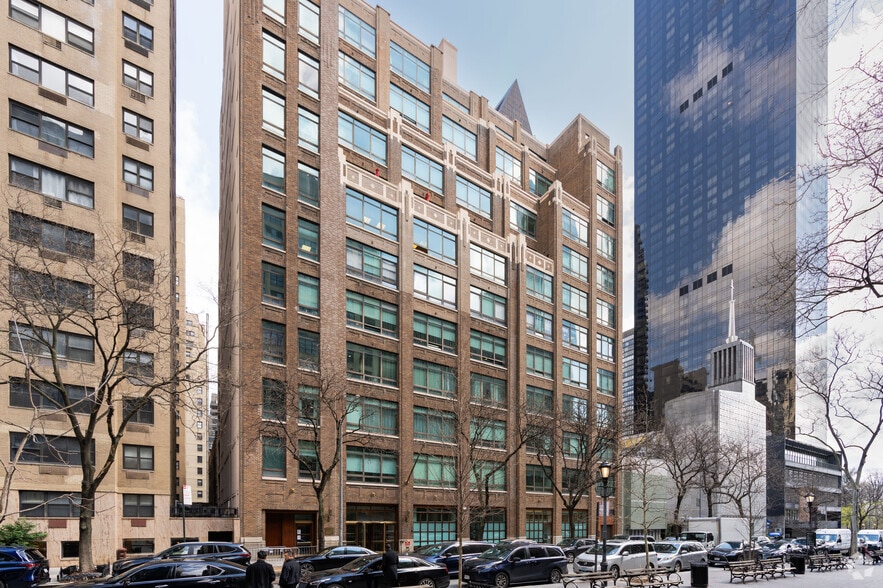 305 E 47th St, New York, NY à louer - Photo principale – Image 1 sur 11