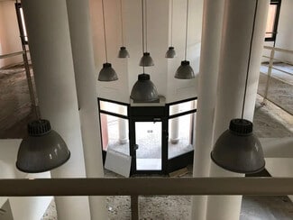 Plus de détails pour Local commercial à louer