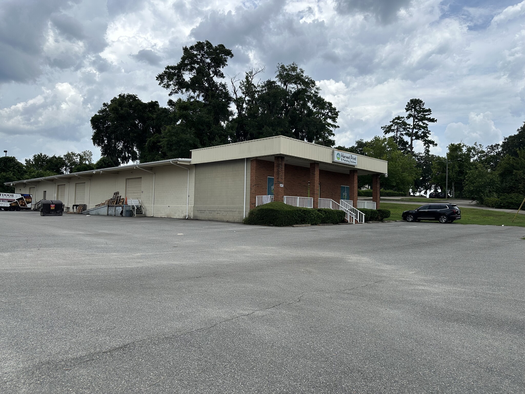 1613 Capital Cir NE, Tallahassee, FL à louer Photo de l’immeuble– Image 1 sur 1