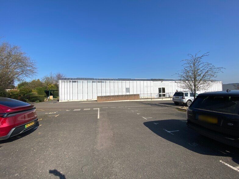 Fryern Court Rd, Fordingbridge à vendre - Photo de l’immeuble – Image 3 sur 3