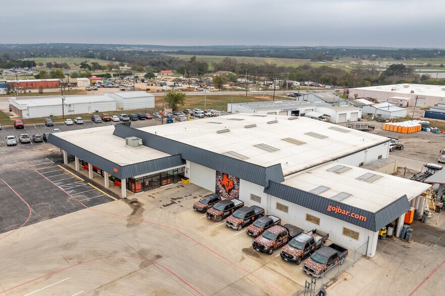 2105 S Water St, Burnet, TX à vendre - Photo de l’immeuble – Image 2 sur 8