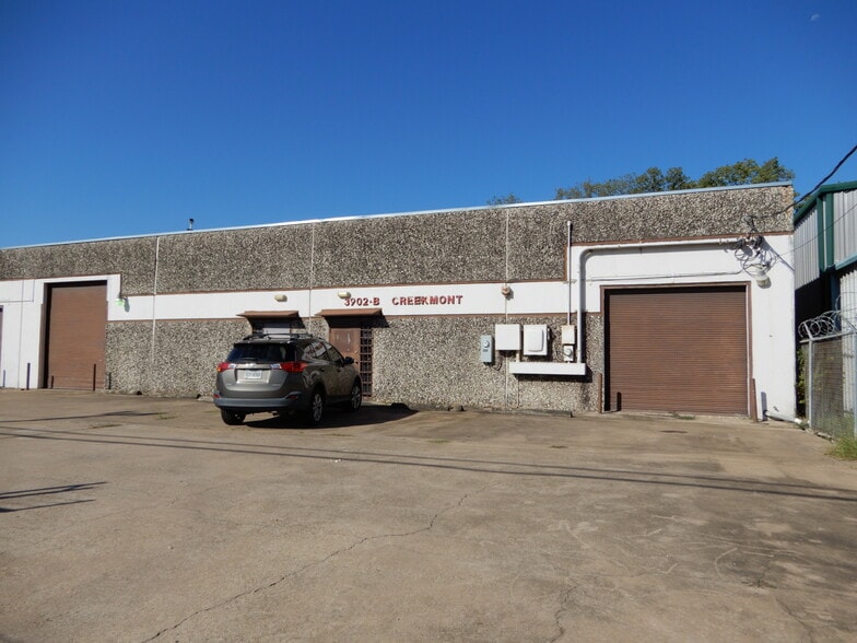 3902 Creekmont Dr, Houston, TX à louer - Photo de l’immeuble – Image 3 sur 15