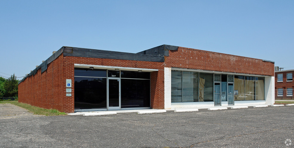 305 S Center St, Goldsboro, NC à louer - Photo de l’immeuble – Image 3 sur 3