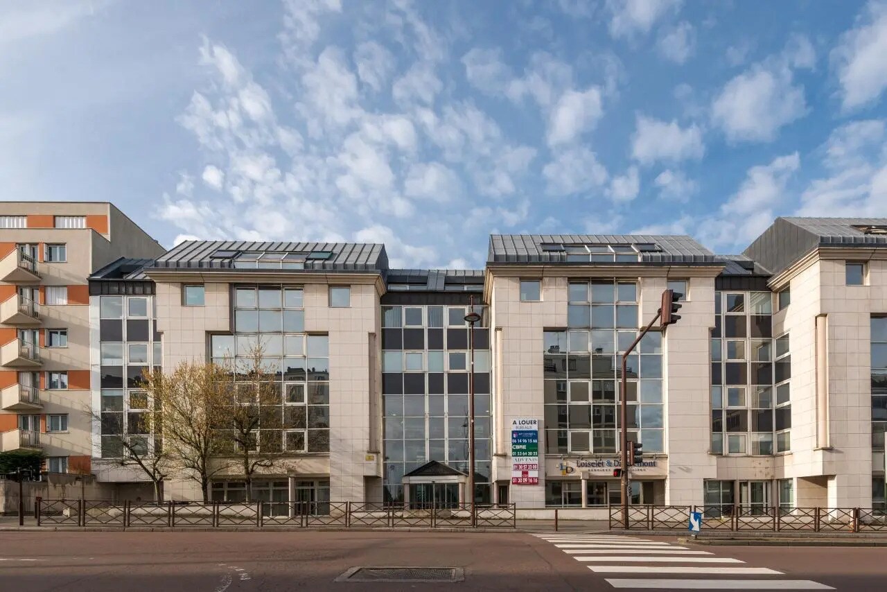 Bureau dans Versailles à louer Photo de l’immeuble– Image 1 sur 7