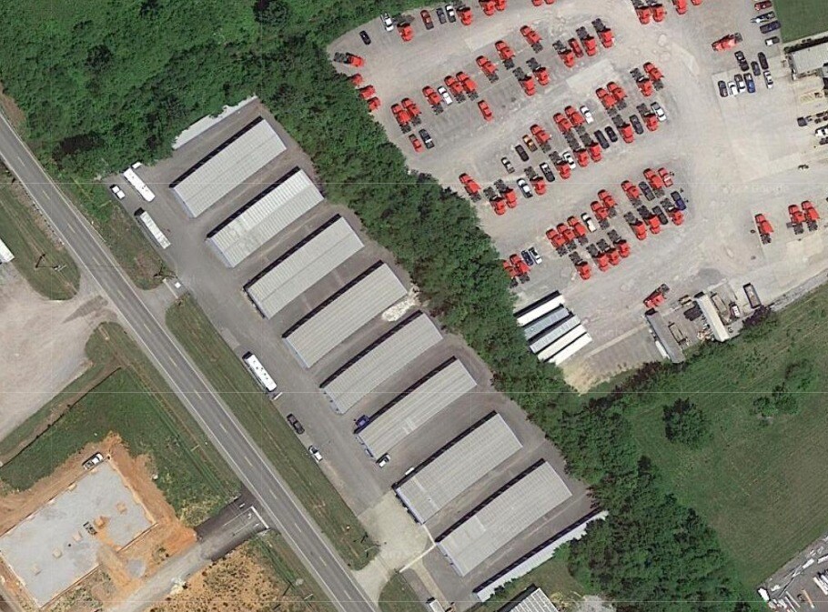 813 N Broadway, Portland, TN à louer Photo principale– Image 1 sur 14