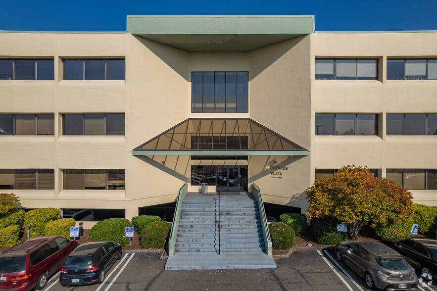 8800 SE Sunnyside, Clackamas, OR à louer - Photo de l’immeuble – Image 3 sur 4