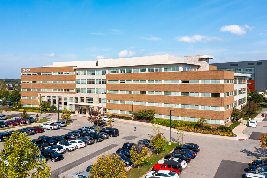 26850 Providence Pky, Novi, MI à louer - Photo de l’immeuble – Image 3 sur 10