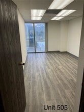 15720 Ventura Blvd, Encino, CA à louer Photo intérieure– Image 2 sur 2