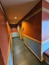 W156N8420 Pilgrim Rd, Menomonee Falls, WI à vendre Photo intérieure– Image 2 sur 3