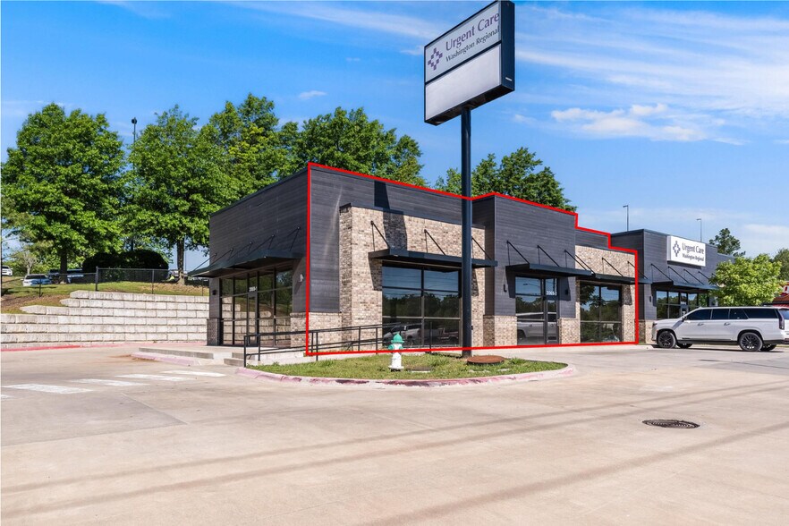 2069 N Crossover Rd, Fayetteville, AR à louer - Photo de l’immeuble – Image 2 sur 9