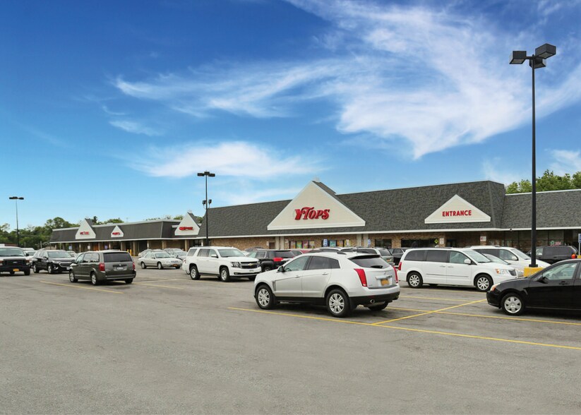 98 South Ave, Hilton, NY à louer - Photo de l’immeuble – Image 1 sur 2