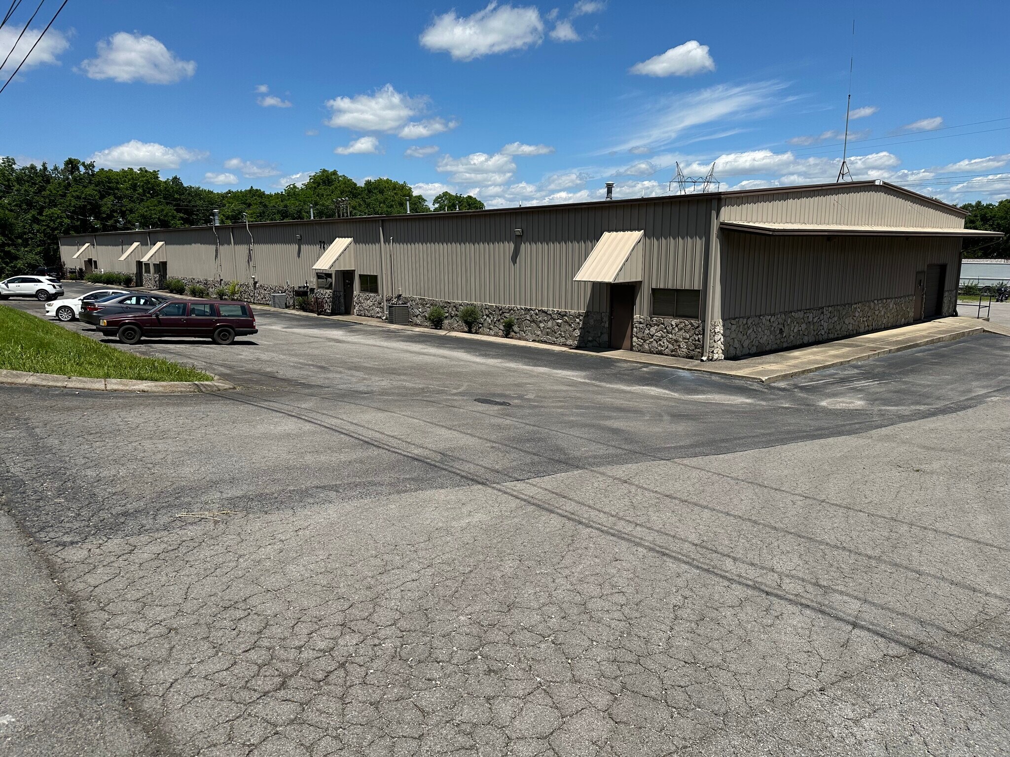 72 Buchanan St, La Vergne, TN à louer Photo de l’immeuble– Image 1 sur 11