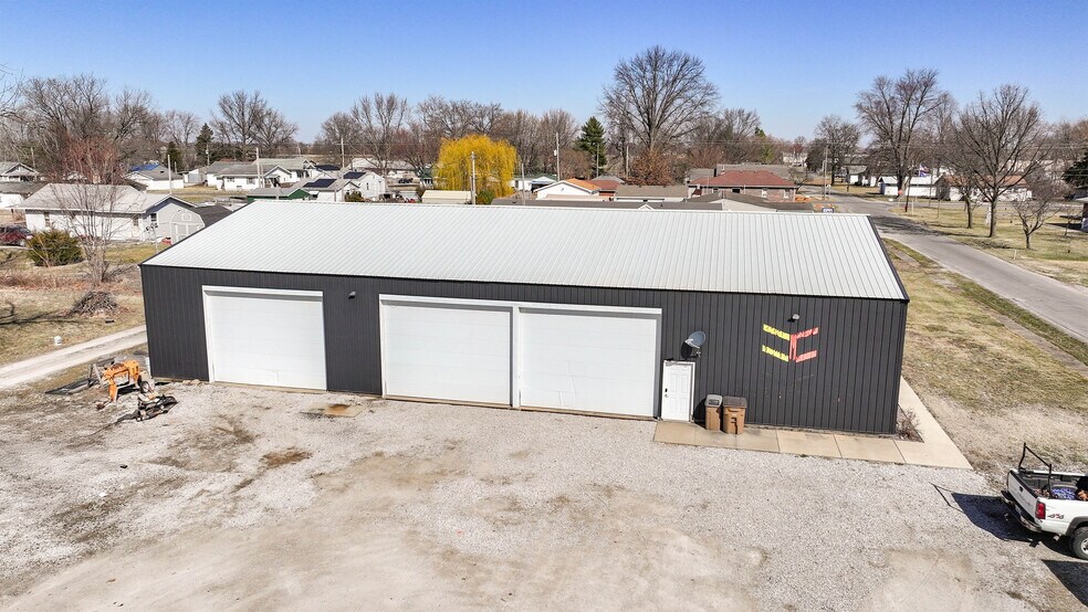 200 Mounts st, Carlinville, IL à vendre - Photo de l’immeuble – Image 1 sur 31