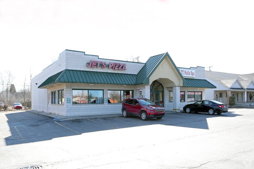 825 Michigan Ave, Marysville, MI à louer - Photo principale – Image 2 sur 8