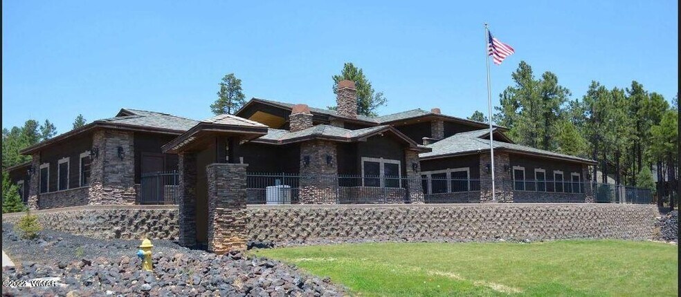 2450 S White Mountain Rd, Show Low, AZ à louer - Photo principale – Image 1 sur 12