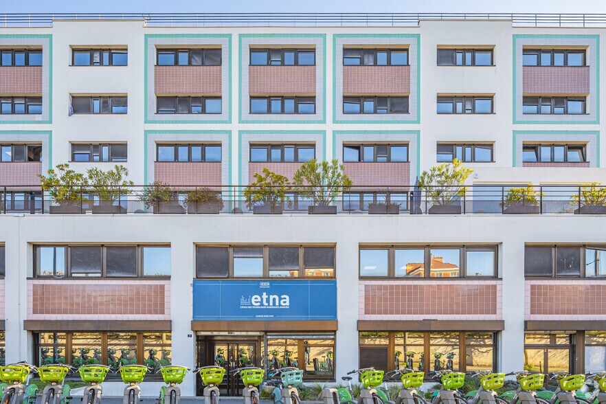5-13 Rue Maurice Grandcoing, Ivry-sur-Seine à louer - Photo de l’immeuble – Image 3 sur 4