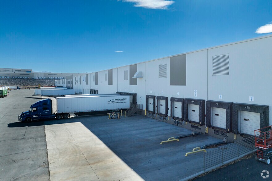3300 Waltham Way, Mccarran, NV à louer - Photo de l’immeuble – Image 2 sur 10
