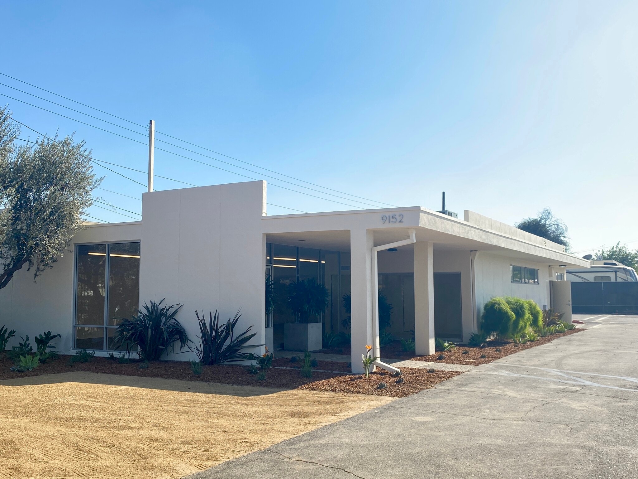 9152 Rosecrans Ave, Bellflower, CA à louer Photo principale– Image 1 sur 13