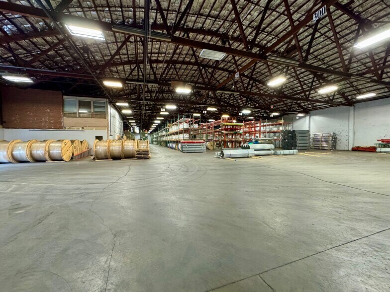 400 Allwood Rd, Clifton, NJ à louer - Photo de l’immeuble – Image 2 sur 8