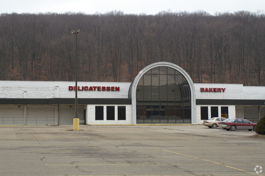 767 Allegheny Blvd, Franklin, PA à louer - Photo principale – Image 1 sur 2