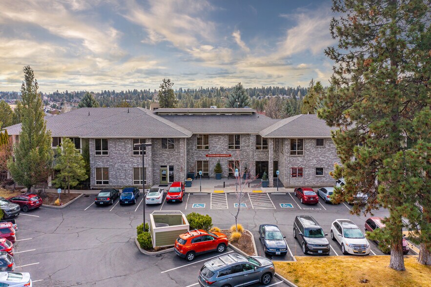 1011 SW Emkay Dr, Bend, OR à louer - Photo principale – Image 1 sur 8