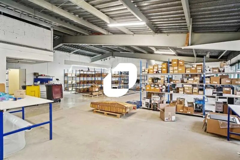 Local d’activités dans Les Ulis à louer Photo de l’immeuble– Image 1 sur 15