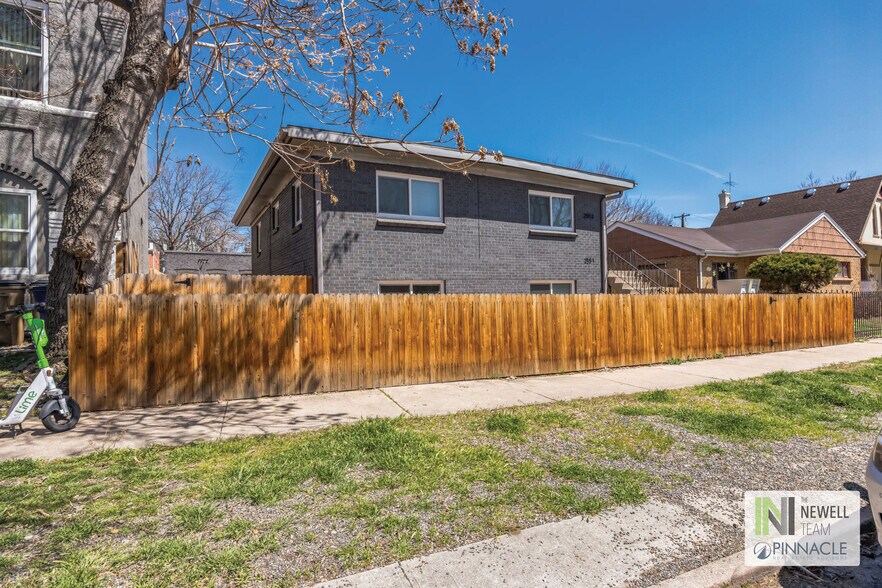 2551 W Caithness Pl, Denver, CO à vendre - Photo de l’immeuble – Image 2 sur 30