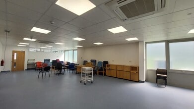 12-16 Tattersall Way, Chelmsford à louer Photo intérieure– Image 2 sur 3