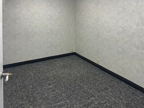 6800 78th Ave N, Brooklyn Park, MN à louer Photo intérieure– Image 2 sur 4